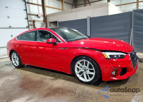 2024 Audi A5 Premium Plus 45 z USA, uszkodzony, nr VIN WAUFACF57RA068229